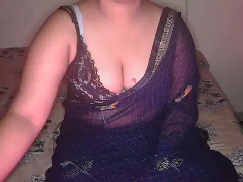 bold kiara online show from May 23, 5:01 am