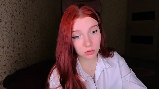 Snapshot of Layla_Glam chatting on June 4, 8:59 pm Layla Glam online show from June 4, 8:59 pm