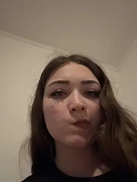 Snapshot of EllaClarke chatting on April 17, 3:26 pm EllaClarke online show from April 17, 3:26 pm