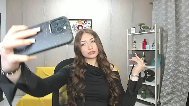 Snapshot of EllaClarke chatting on May 3, 9:59 am EllaClarke online show from May 3, 9:59 am