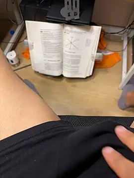 Snapshot of leeyoung_ chatting on October 4, 2:15 pm leeyoung  online show from October 4, 2:15 pm