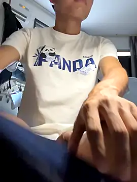 Snapshot of leeyoung_ chatting on October 6, 9:18 am leeyoung  online show from October 6, 9:18 am