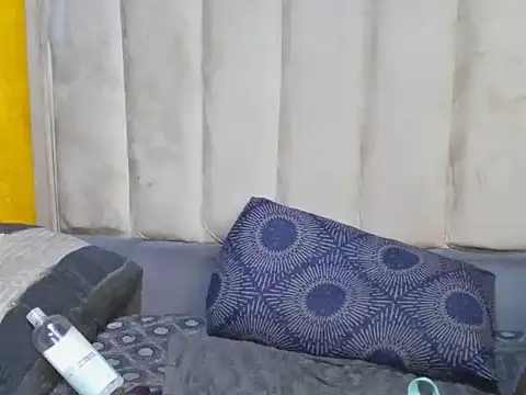 Snapshot of SexyBear012 chatting on October 22, 9:20 am SexyBear012 online show from October 22, 9:20 am