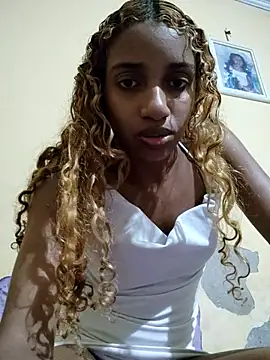 Snapshot of Barbiefox24 chatting on May 19, 4:30 am Barbiefox24 online show from May 19, 4:30 am