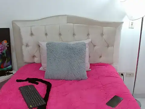 Snapshot of Arianaskyblue chatting on October 9, 11:58 pm Arianaskyblue online show from October 9, 11:58 pm