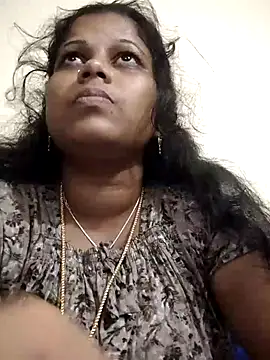 Snapshot of sweetqueen143 chatting on October 1, 5:30 pm sweetqueen143 online show from October 1, 5:30 pm