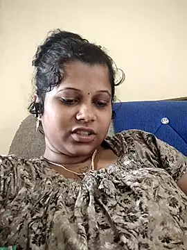 Snapshot of sweetqueen143 chatting on October 16, 5:19 am sweetqueen143 online show from October 16, 5:19 am