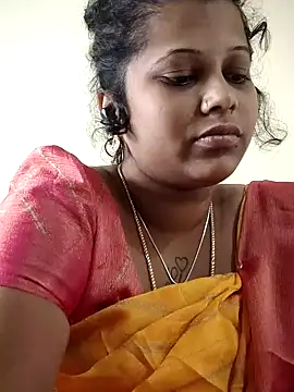 Snapshot of sweetqueen143 chatting on October 18, 5:43 am sweetqueen143 online show from October 18, 5:43 am