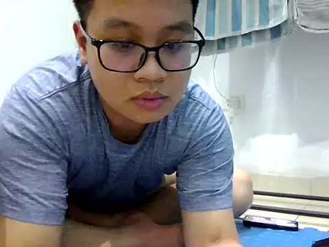 loveninja online show from March 18, 1:03 pm