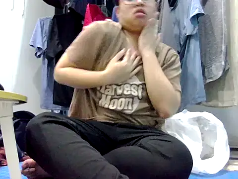 loveninja online show from April 2, 2:37 pm