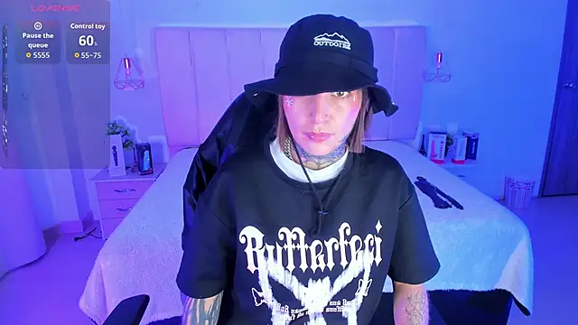 Gyal 8  online show from February 25, 5:17 am