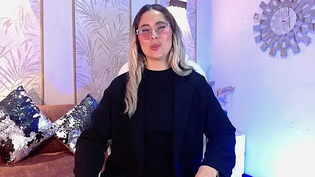 LunaaGrey  online show from October 10, 3:49 am