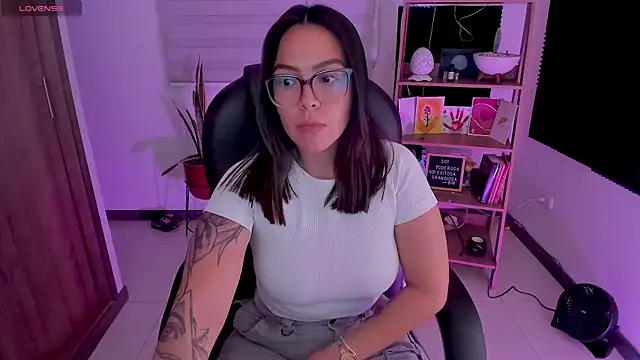 TaniaVelvet online show from April 19, 2:55 am