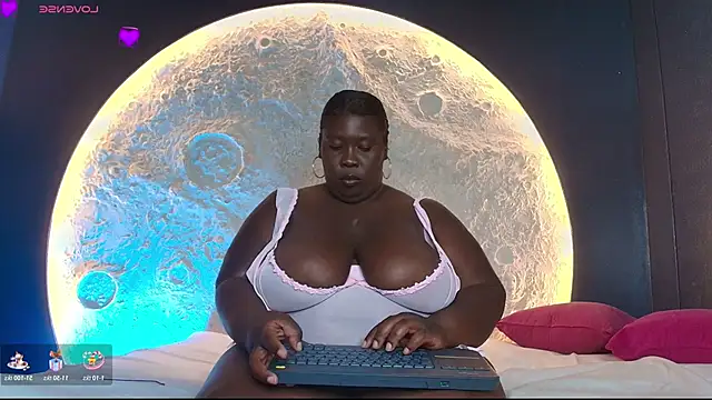 CarolinaGomez  online show from November 22, 7:13 pm