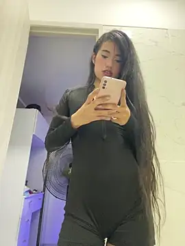 Rouse Monroe online show from March 18, 2:26 am