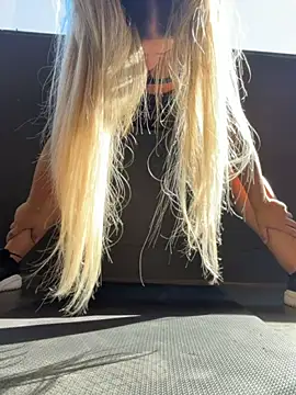 Valeriacris online show from May 5, 12:57 pm