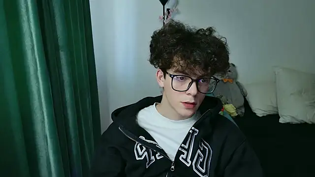 Snapshot of dreamgonetan chatting on September 27, 8:08 am dreamgonetan online show from September 27, 8:08 am