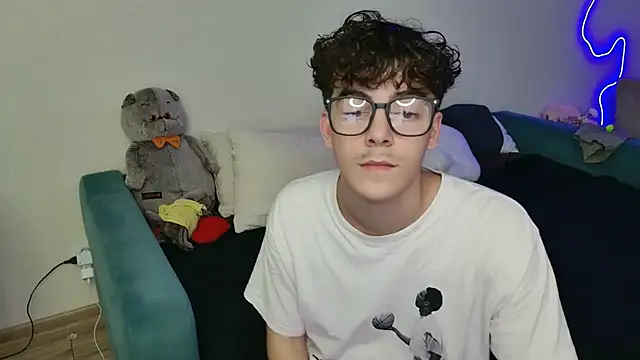 Snapshot of dreamgonetan chatting on October 4, 12:47 pm dreamgonetan online show from October 4, 12:47 pm