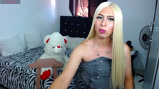 Snapshot of Victoria_Hot_xxx chatting on March 20, 5:40 pm Victoria Hot xxx online show from March 20, 5:40 pm