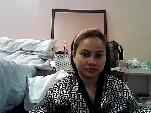 Snapshot of Amarrahlyn chatting on May 14, 9:32 pm Amarrahlyn online show from May 14, 9:32 pm