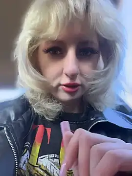 RonnieKiss online show from April 9, 5:07 am