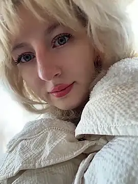 Snapshot of RonnieKiss chatting on April 24, 11:23 am RonnieKiss online show from April 24, 11:23 am