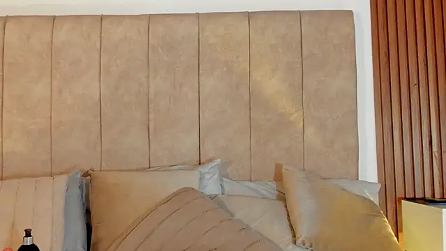 Lauraa saenz11 online show from November 15, 12:45 pm