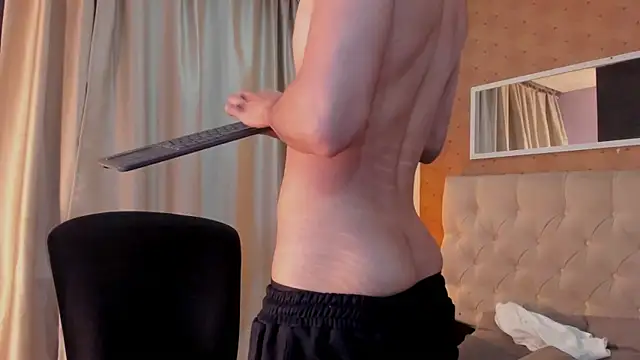 liam twiink online show from March 4, 3:23 am