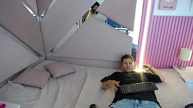 oblivionlove online show from March 14, 8:36 pm