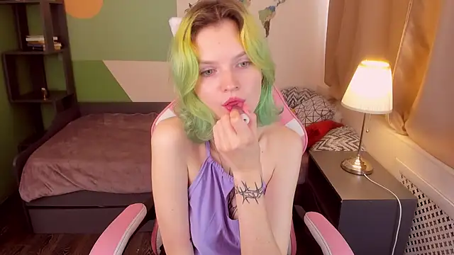 Snapshot of Lika_Sky chatting on June 23, 11:41 am Lika Sky online show from June 23, 11:41 am