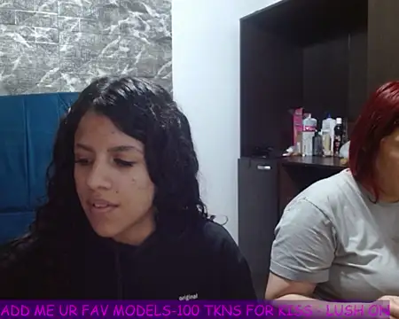 Snapshot of LITTLEKITTY19 chatting on May 29, 12:36 pm LITTLEKITTY19 online show from May 29, 12:36 pm