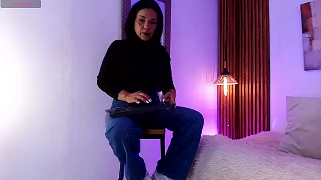 Snapshot of EvaGoddess_ chatting on June 7, 7:39 pm EvaGoddess online show from June 7, 7:39 pm
