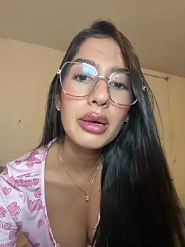 Snapshot of Julieta_Duque chatting on June 10, 2:34 am Julieta Duque online show from June 10, 2:34 am