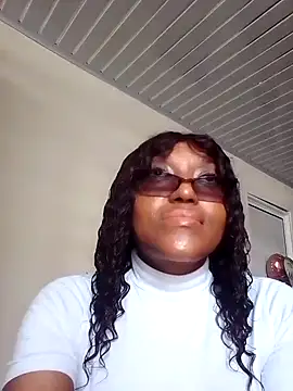 Snapshot of SONDRADAYAN chatting on October 3, 9:01 pm SONDRADAYAN online show from October 3, 9:01 pm