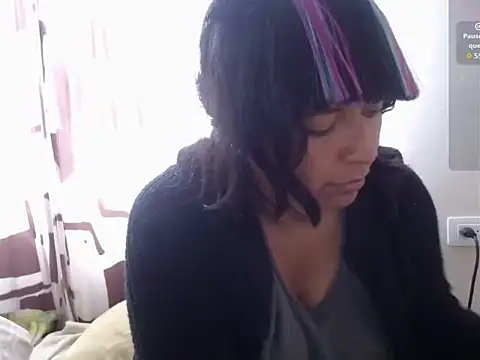Snapshot of Acelinrose chatting on April 25, 9:01 pm Acelinrose online show from April 25, 9:01 pm