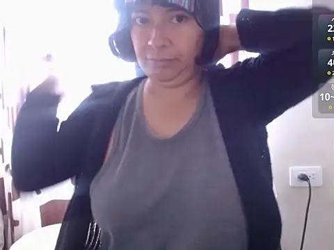 Snapshot of Acelinrose chatting on April 26, 12:47 pm Acelinrose online show from April 26, 12:47 pm
