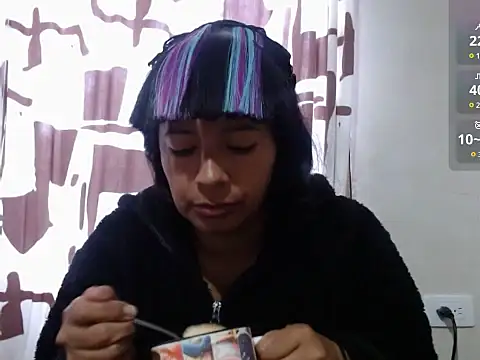 Snapshot of Acelinrose chatting on May 12, 11:51 am Acelinrose online show from May 12, 11:51 am