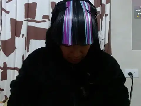 Snapshot of Acelinrose chatting on May 13, 12:41 am Acelinrose online show from May 13, 12:41 am