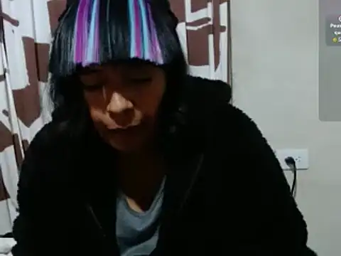 Snapshot of Acelinrose chatting on May 21, 1:01 am Acelinrose online show from May 21, 1:01 am