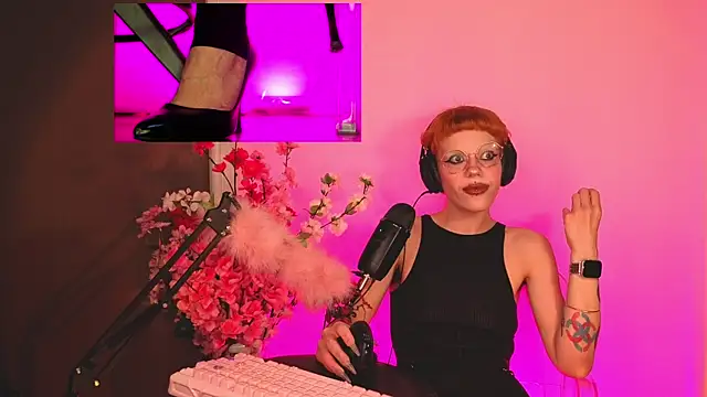 tacodeluxxxe online show from April 20, 3:09 am