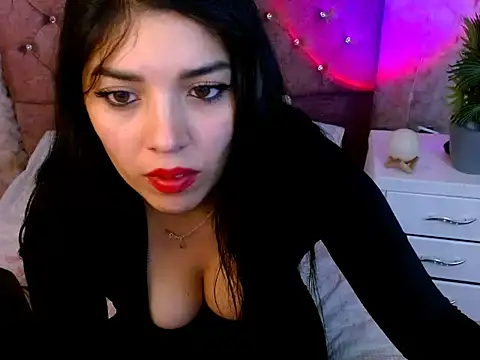 Snapshot of dreams_girl chatting on October 9, 1:14 am dreams girl online show from October 9, 1:14 am