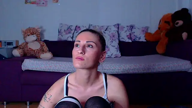 Snapshot of CassieSpell chatting on April 25, 8:50 pm CassieSpell online show from April 25, 8:50 pm