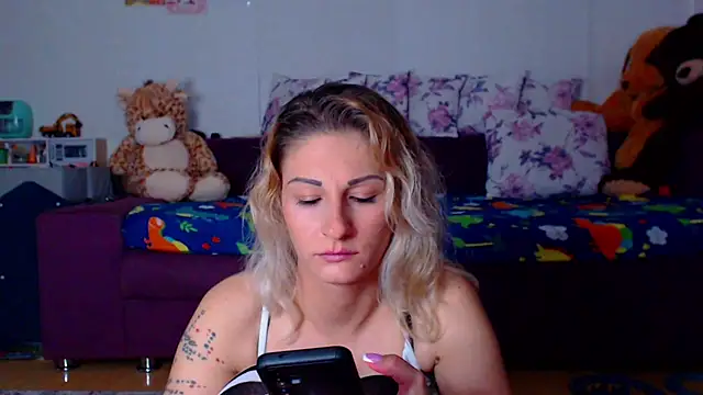 Snapshot of CassieSpell chatting on April 30, 8:57 pm CassieSpell online show from April 30, 8:57 pm