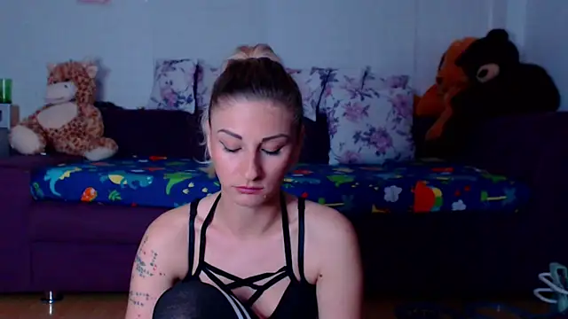 Snapshot of CassieSpell chatting on May 2, 8:36 pm CassieSpell online show from May 2, 8:36 pm