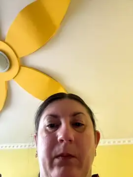 Snapshot of oksana1990 chatting on October 2, 6:31 am oksana1990 online show from October 2, 6:31 am