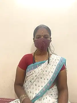 Snapshot of Tamil_Yalini12 chatting on October 3, 6:10 am Tamil Yalini12 online show from October 3, 6:10 am