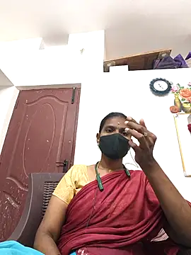 Snapshot of Tamil_Yalini12 chatting on April 18, 5:50 pm Tamil Yalini12 online show from April 18, 5:50 pm