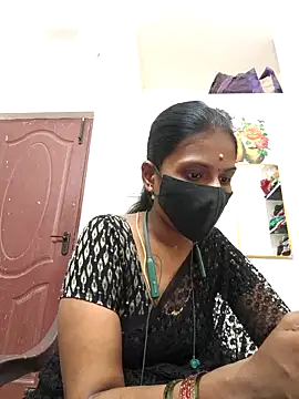 Snapshot of Tamil_Yalini12 chatting on April 25, 5:43 am Tamil Yalini12 online show from April 25, 5:43 am