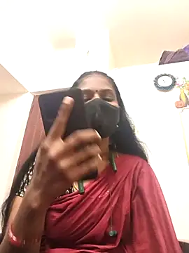Snapshot of Tamil_Yalini12 chatting on April 29, 5:44 am Tamil Yalini12 online show from April 29, 5:44 am