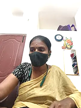 Snapshot of Tamil_Yalini12 chatting on April 29, 5:30 pm Tamil Yalini12 online show from April 29, 5:30 pm